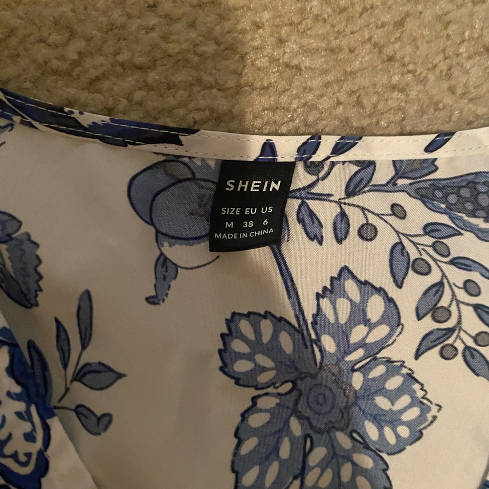 SHEIN Blue Floral Pattern Dress | Women’s Spring/Summer Casual Dress | Size M - Picture 2 of 2
